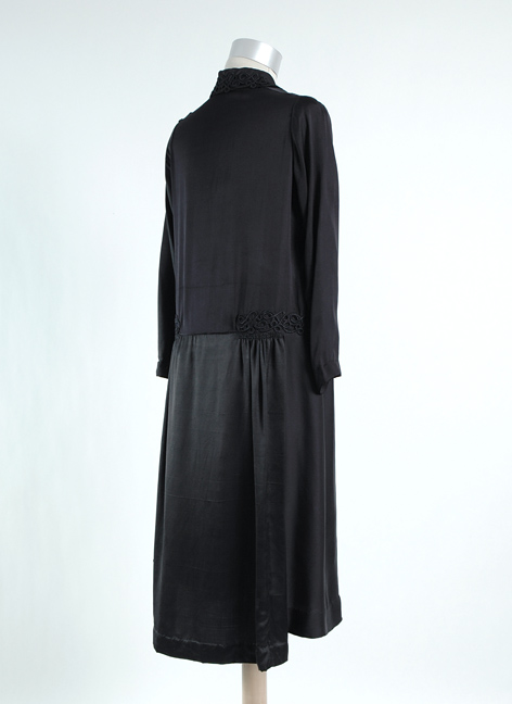 wearable 1920s black silk button dress