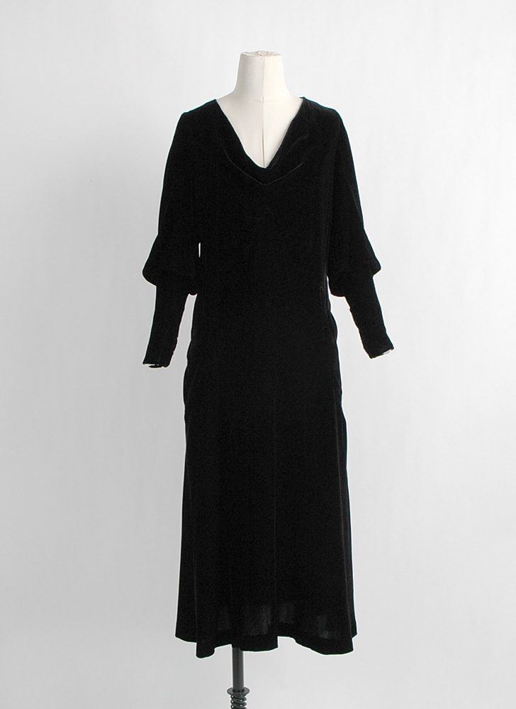1920s 1930s bias-cut black silk velvet dress