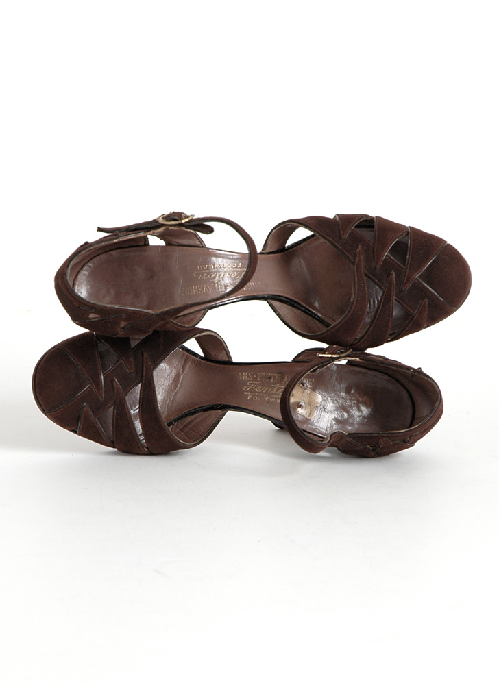 1930s Saks Fifth Ave Fenton Footwear brown suede heels