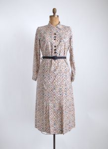 1930s cotton dress with great buttons + pockets – Hemlock Vintage Clothing