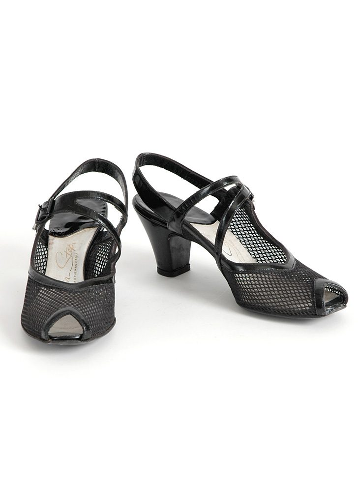 1940s black strap Air Step heels