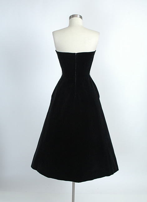 1940s black velvet strapless dress