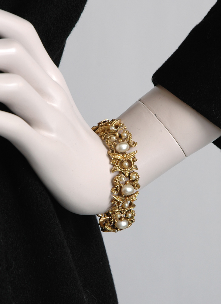 1950s gold + pearl bracelet