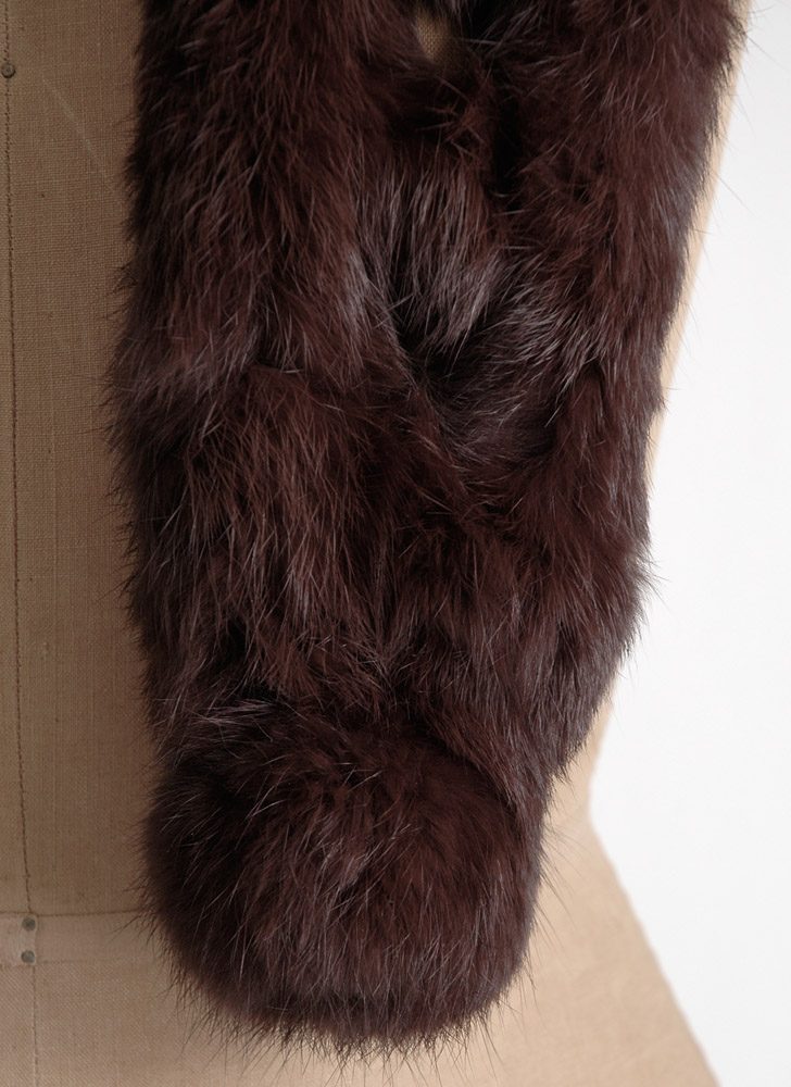 cute 1950s 60s notched rabbit collar scarf