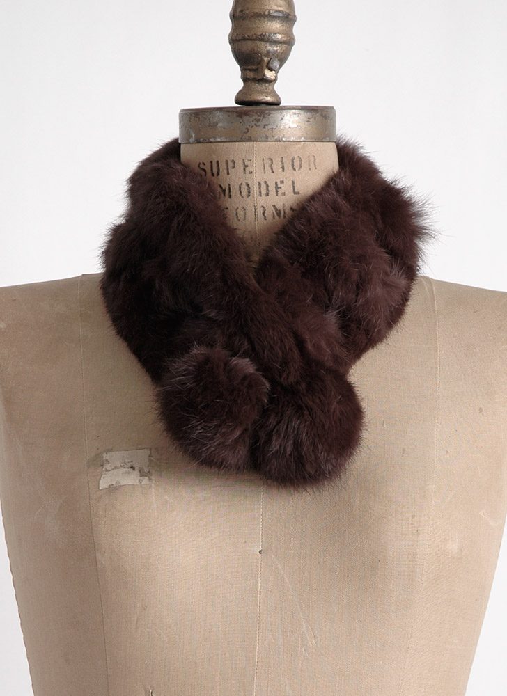 cute 1950s 60s notched rabbit collar scarf