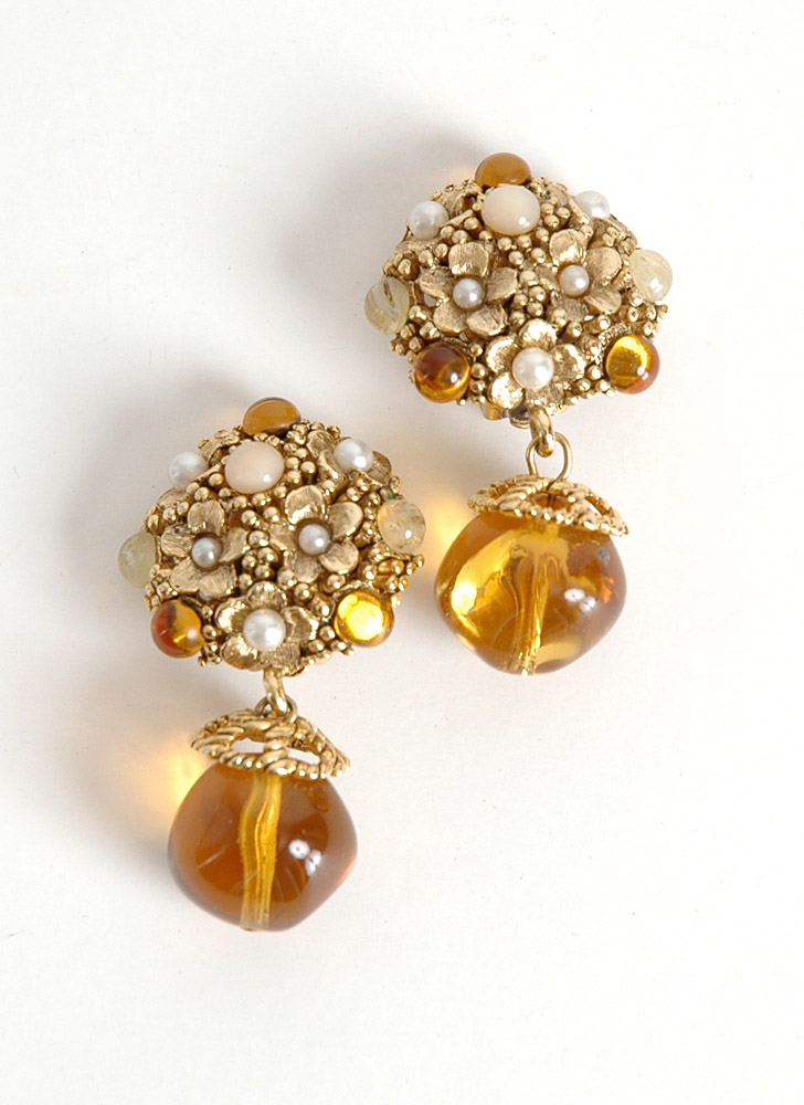vintage Oscar de la Renta clip earrings