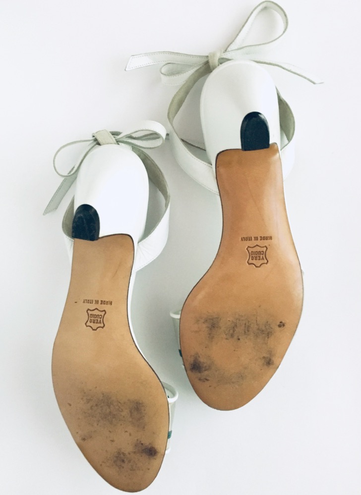 1960s Julianelli white flower heels