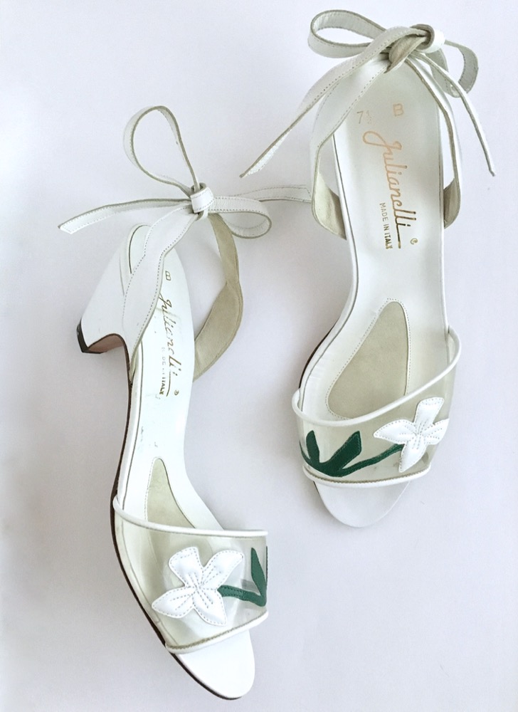 1960s Julianelli white flower heels