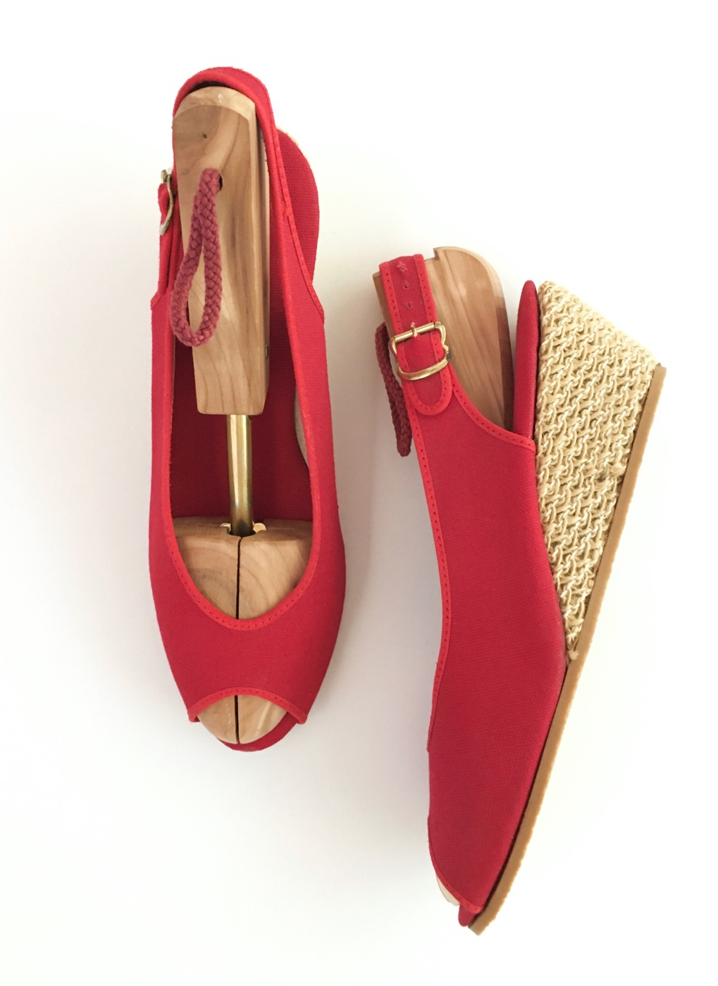 1970s red espadrille shoes sandals with woven straw wedges