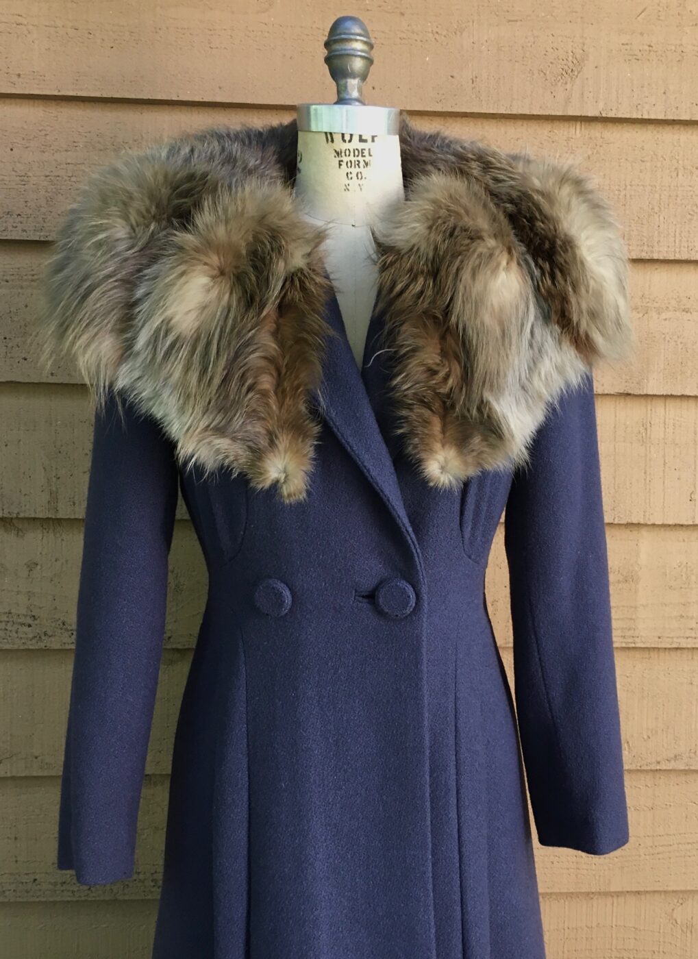 1930s 40s dark blue wool coat with a massive standup fur collar