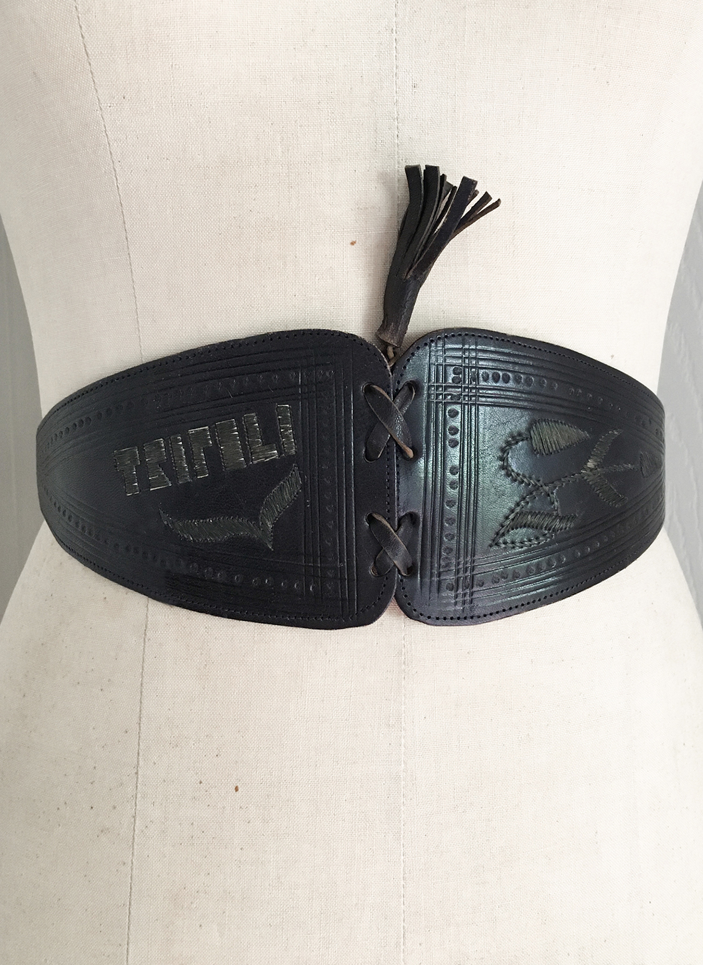 1940s 50s metallic thread Tripoli black leather corset belt – Hemlock  Vintage Clothing