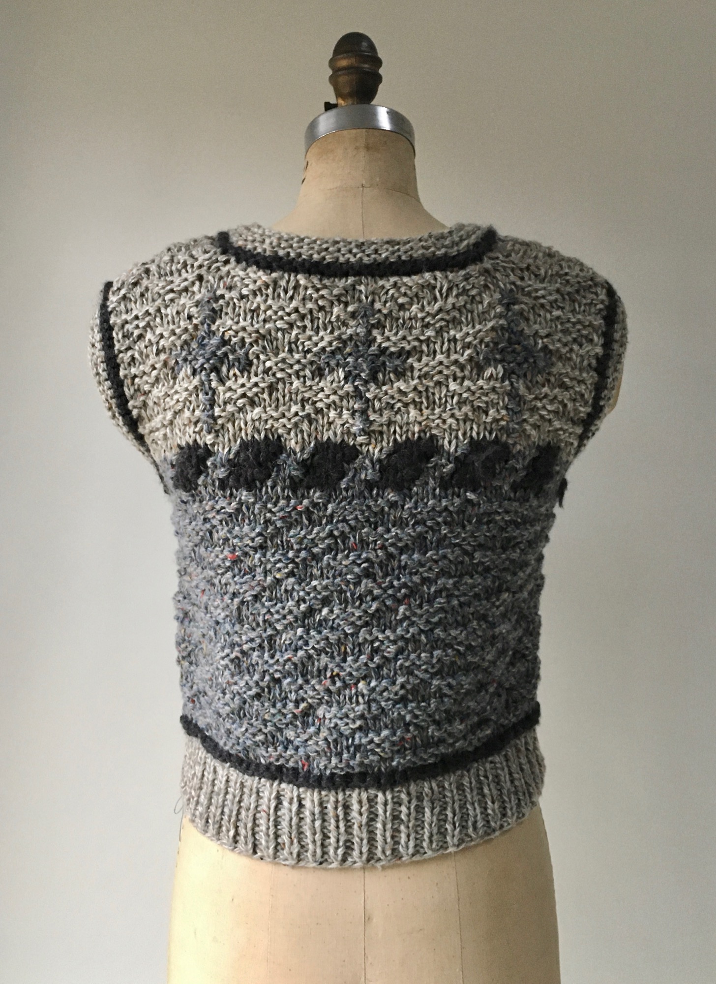 1980s 90s Liz Claiborne gray wool blend sweater top vest – Hemlock ...